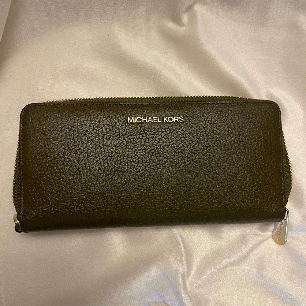 Micheal Kors Women’s Wallet